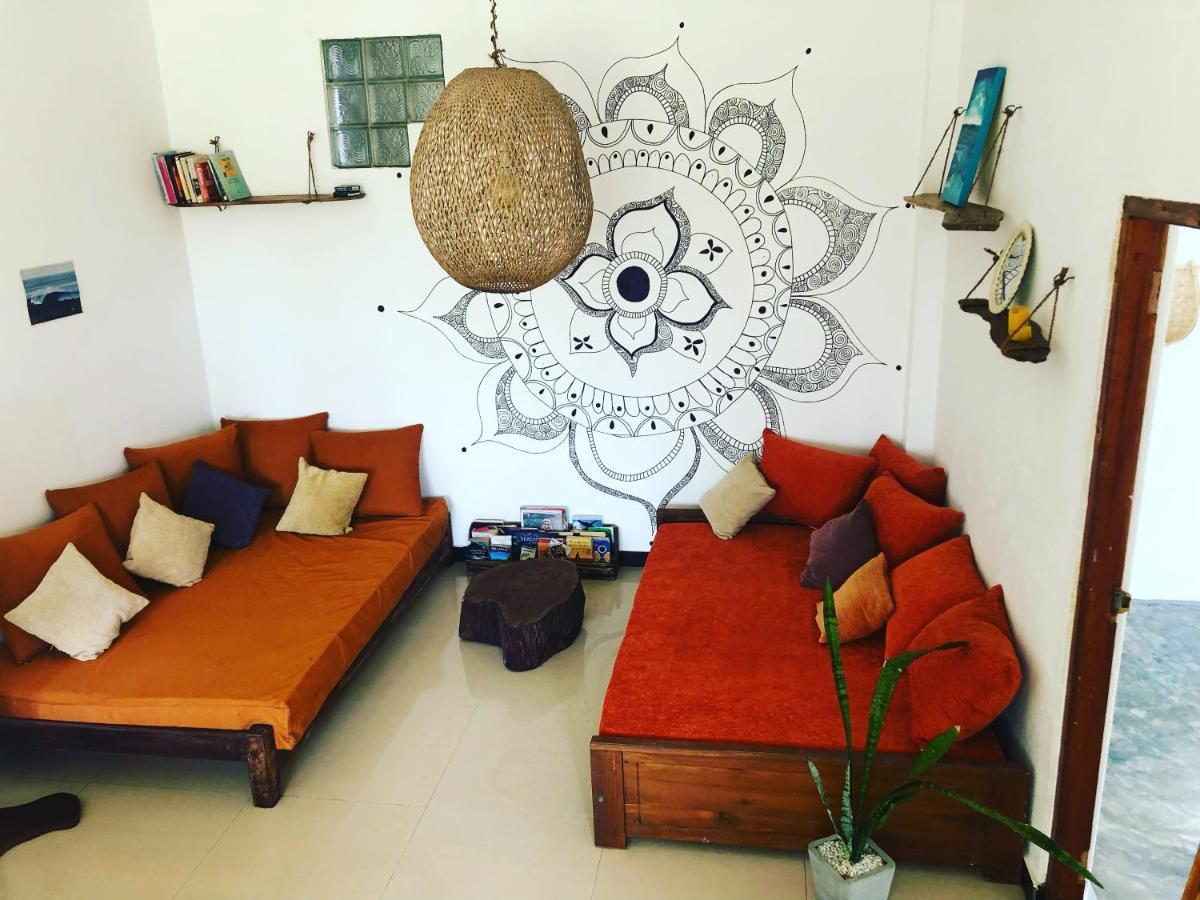 Marshmallow Homestay Ahangama Esterno foto